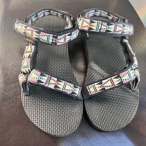 Teva sandals size 6
